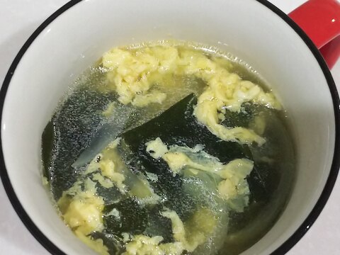 玉ねぎとわかめのかき玉スープ